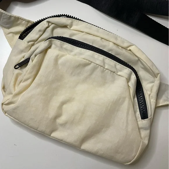 NWOT BAGGU Nylon Fanny Pack - Ivory - Picture 6 of 13